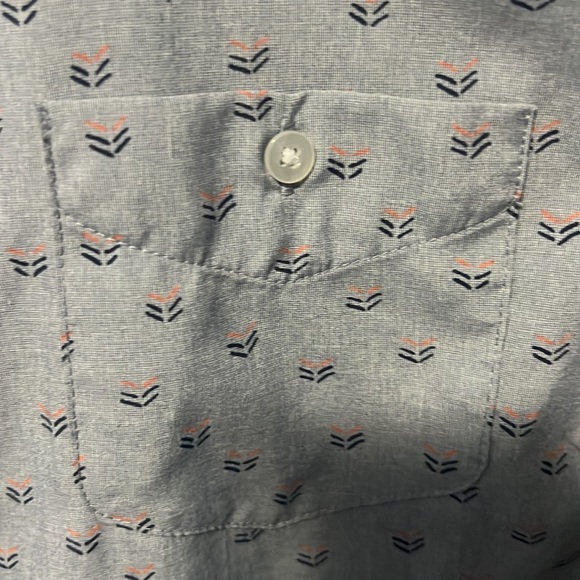 3/$20 mec printed medium shirt - Picture 5 of 5